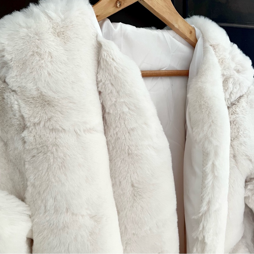 Womens Faux Fur Open Front Coat Size Small